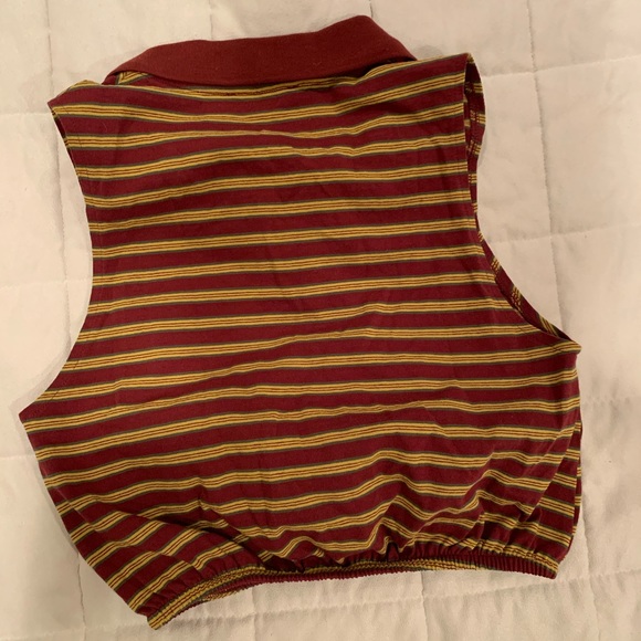 Collared Striped Crop Top - Picture 4 of 4